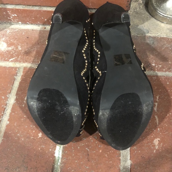 Black Chic Peep Toe Platform - Picture 6 of 8